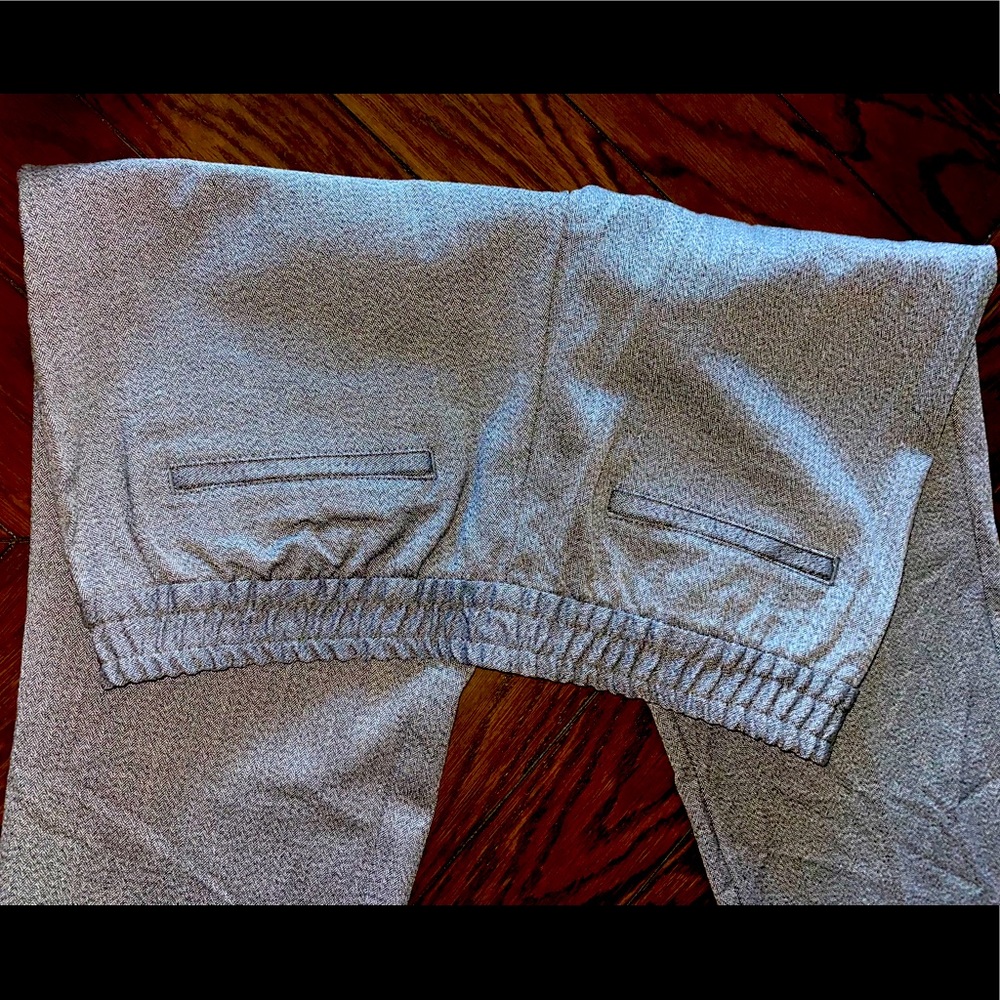 33/30 Banana Republic E-Waist Tapered Pants